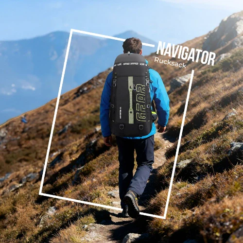 NAVIGATOR RUCKSACK 55L (BLACK - GREEN) - Image 2